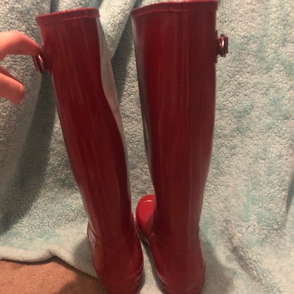 Red Hunters - Picture 3 of 5